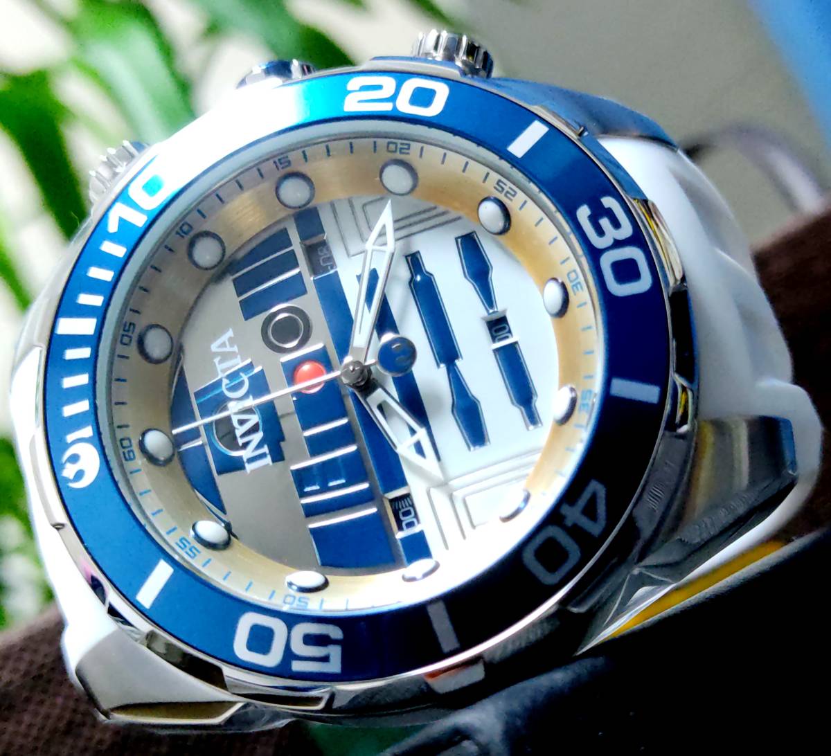 【新品】$795 INVICTA インビクタ 高級腕時計 コレクターズ STAR WARS スターウォーズ R2-D2 激レア 世界限定 1977個 デットストック!_画像6