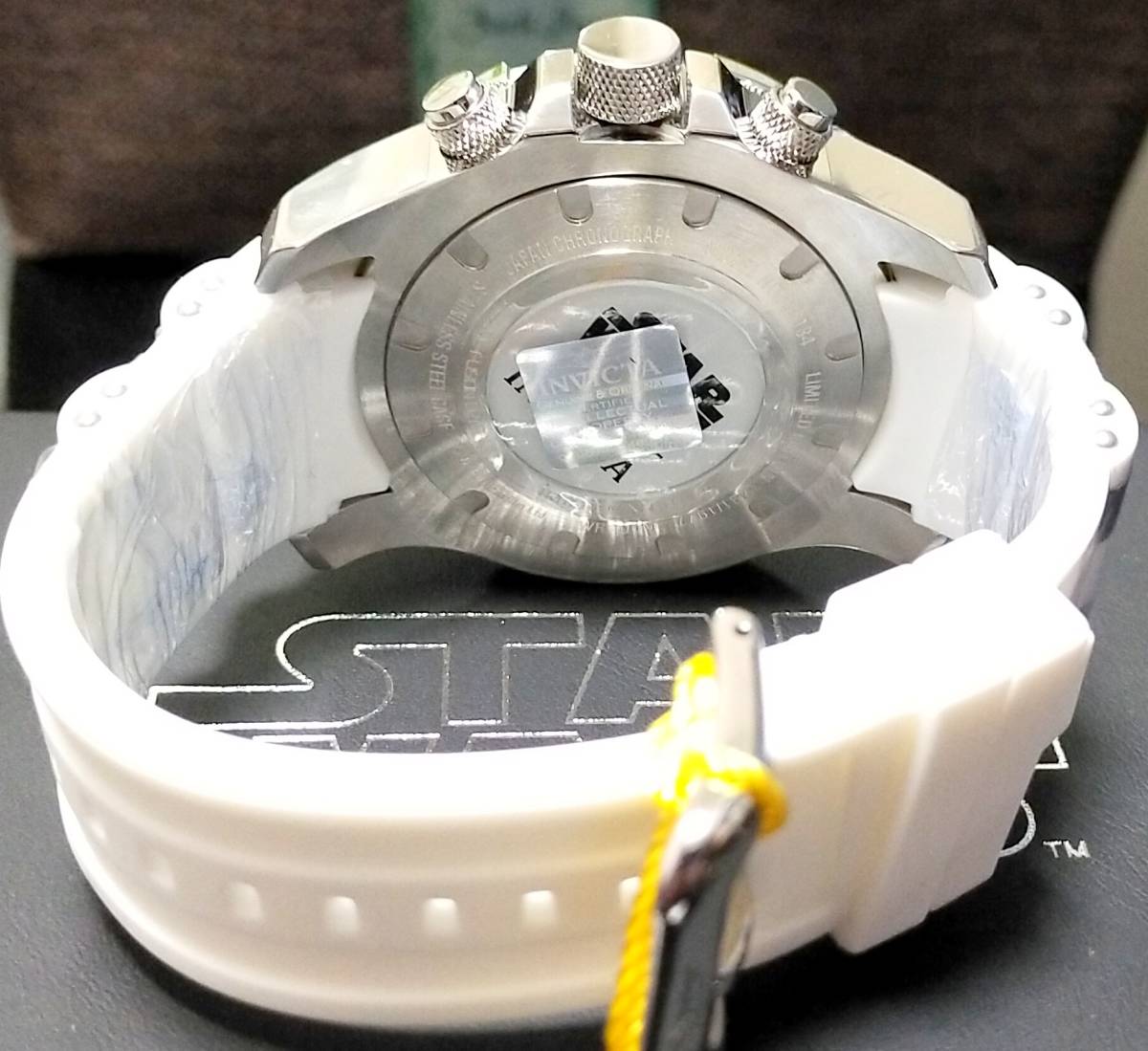 【新品】$995 INVICTA インビクタ 高級腕時計 STAR WARS スターウォーズ R2-D2 激レア 初期モデル 世界限定 1977個 日本未発売！_画像10