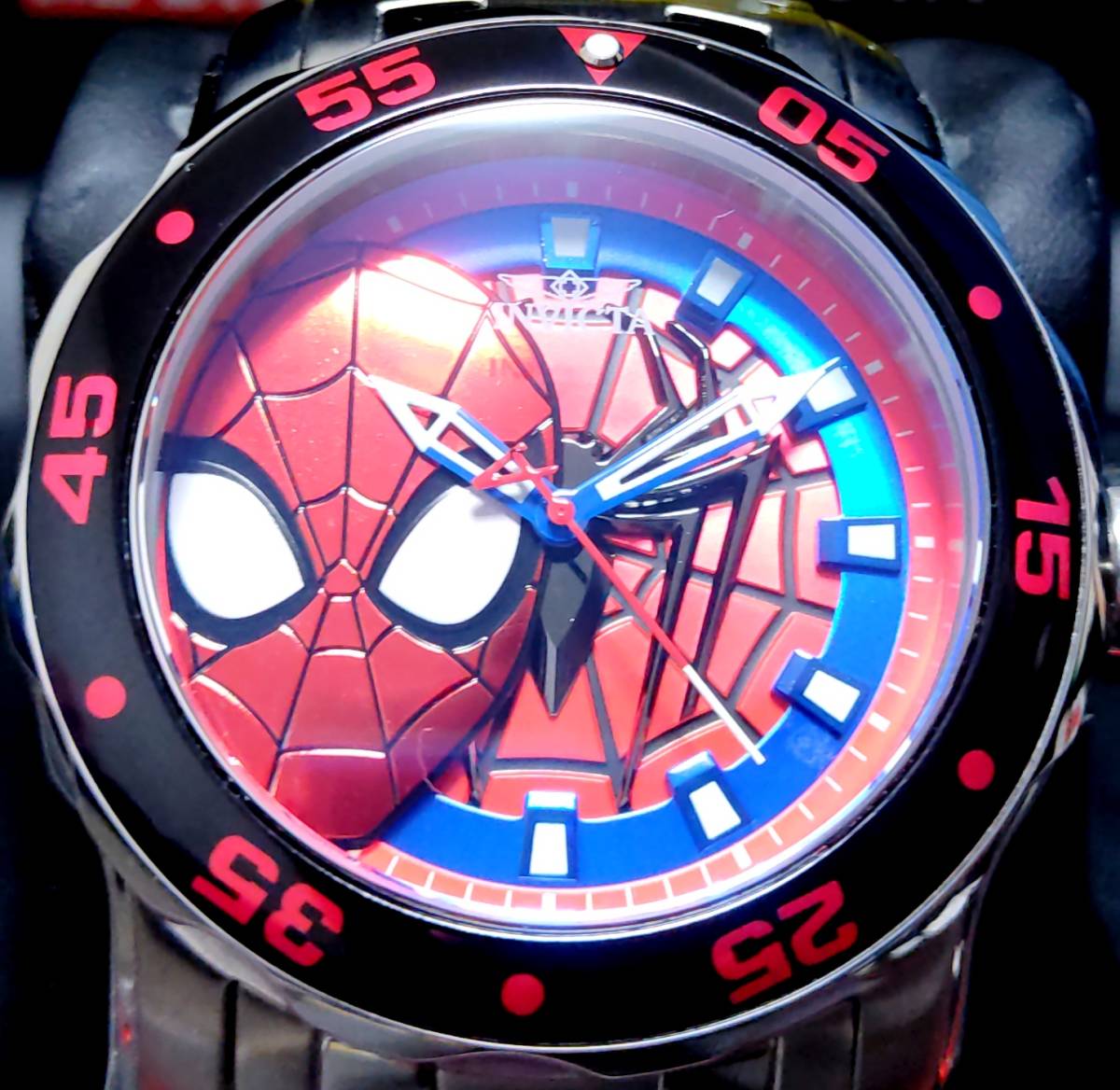 【新品】$795 INVICTA インビクタ コレクターズ MARVEL マーベル SPIDER MAN スパイダーマン シルバー フルメタル 限定 デットストック！の画像2