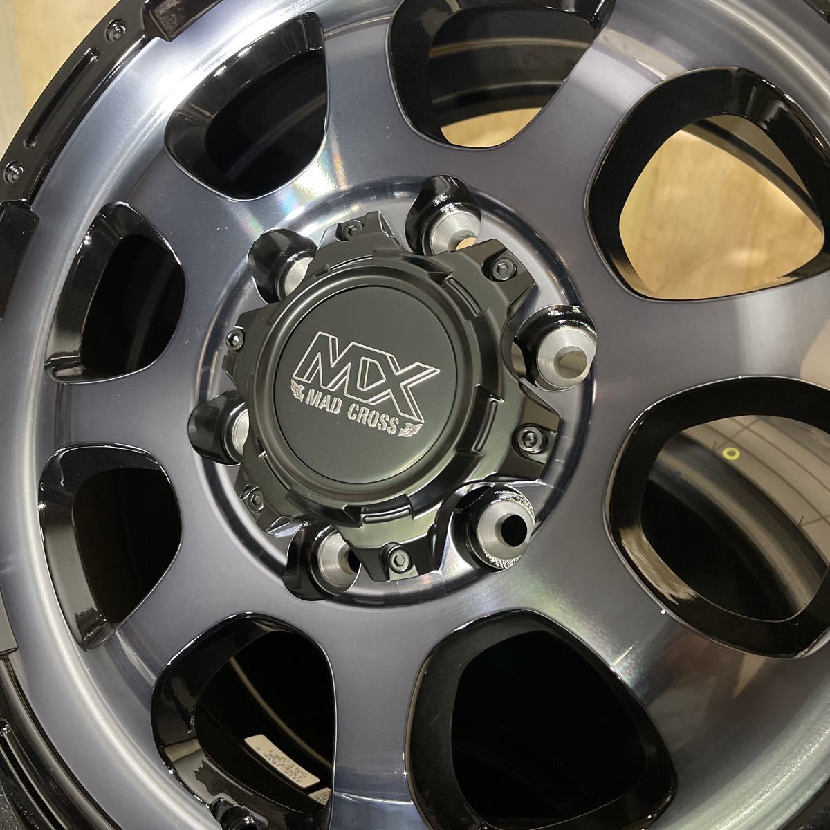 マッドクロスグレイス◆TOYOオープンカントリーRT 215/65R16C 200系ハイエースレジアス 4本セット ブラッククリア ホワイトレター_画像6