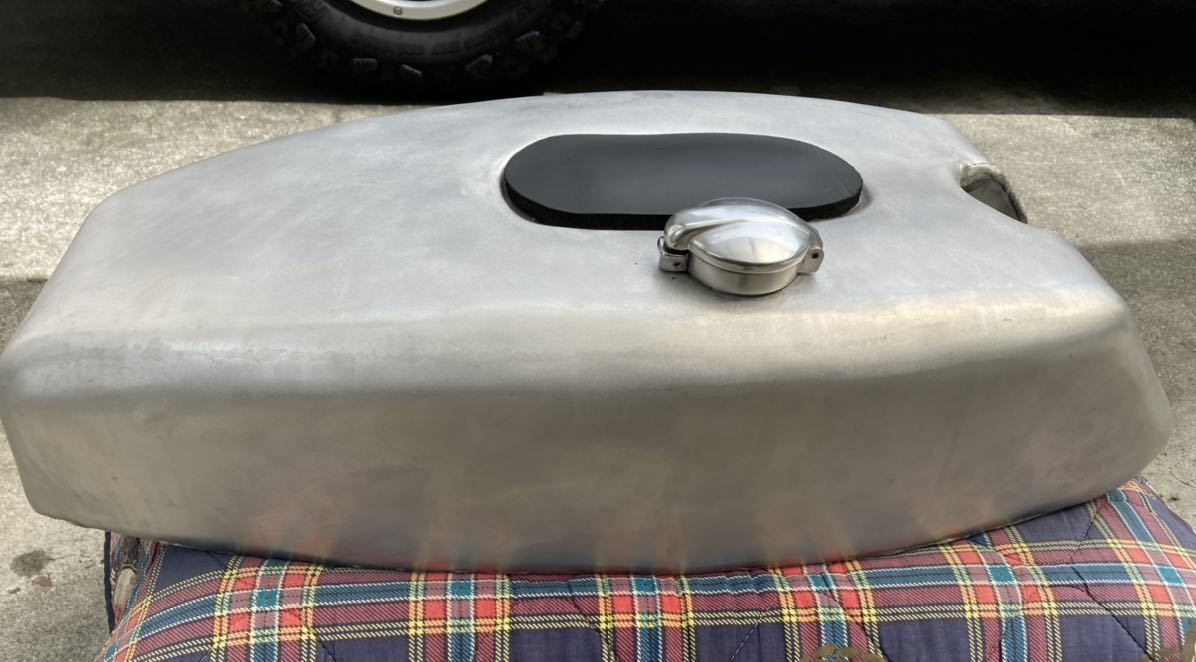 CB750 CB750K CB750FOUR アルミタンク未使用品 レーサー、カフェ CB750 CB750K CB750FOUR アルミタンク未使用品 レーサー、カフェ