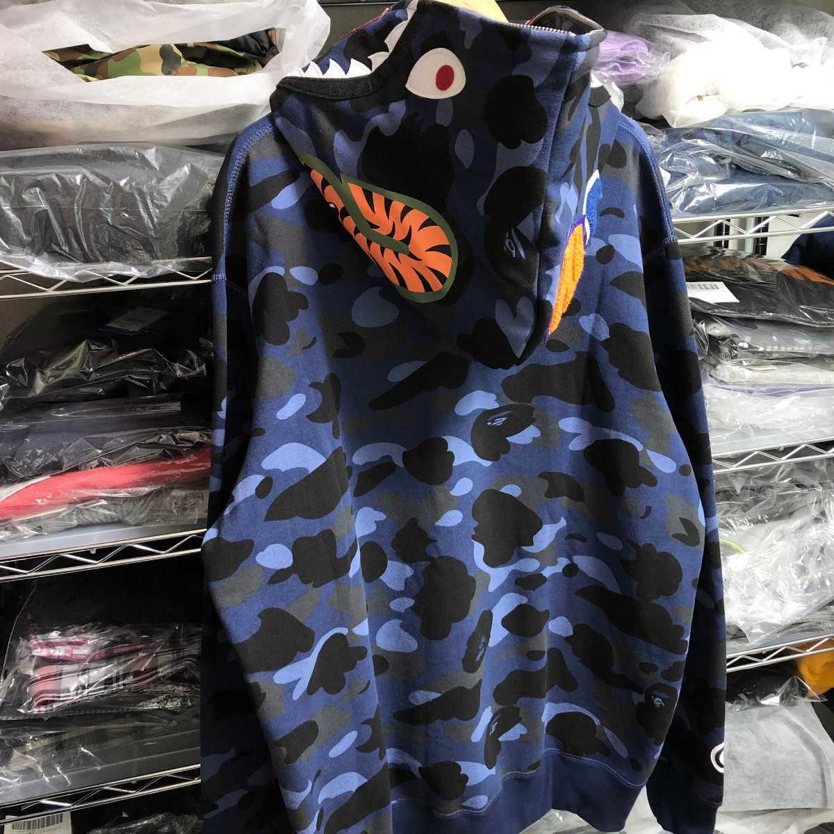 XXL 超美品 BAPE a bathing ape COLOR CAMO SHARK FULL ZIP HOODIE BLUE ア ベイシング エイプ カモ シャークパーカー 青 迷彩 猿 カモフラ_画像7