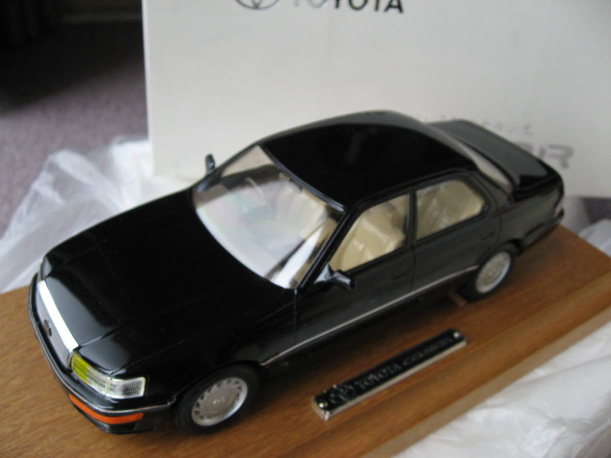  free shipping payment on delivery possible prompt decision { Toyota original UCF11 first generation Celsior C specification 1989 new car reservation customer for not for sale large approximately 200 millimeter super precise model car black UCF10 model minicar pedestal box attaching 