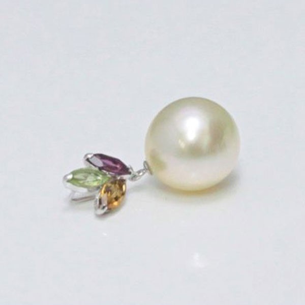  pearl pearl pendant south . White Butterfly pearl pearl pendant 1 1mm cream color semiprecious stone 13624