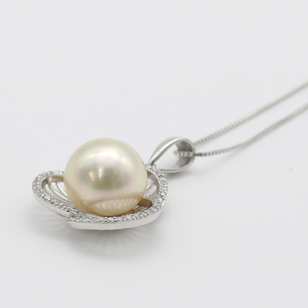 白蝶（しろちょう）真珠 真珠 パール ネックレス 南洋白蝶真珠 パール ペンダント １３－１４mm ホワイトカラー デザイン カジュアル 15868