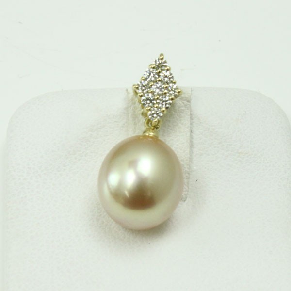  pearl pearl pendant White Butterfly pearl pearl pendant top south . pearl 10mm-11mm natural natural Gold K18 diamond 6354