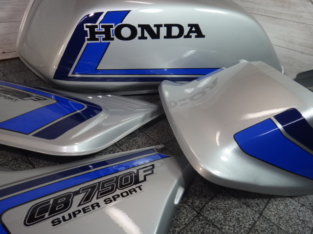 Yahoo!オークション - CB750F RC04 スペンサー仕様 Yahoo!オークション - CB750F RC04 スペンサー仕様