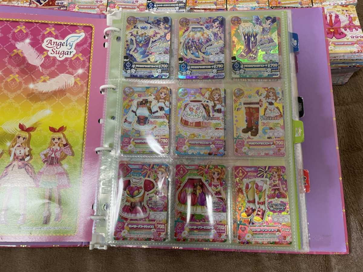 アイカツ☆バインダー18個、カードケース、カード大量5000枚以上 アイカツ☆バインダー18個、カードケース、カード大量5000枚以上