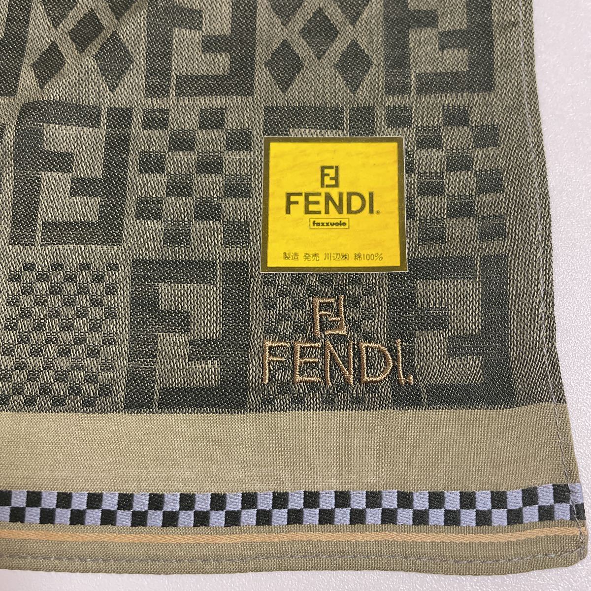 PayPayフリマ|即決 FENDI フェンディ ロゴ ズッカ柄 ハンカチ ハンカチーフ 未使用 新品 綿100% コットン ミニ スカーフ にも カーキ PayPayフリマ|即決 FENDI フェンディ ロゴ ズッカ柄 ハンカチ ハンカチーフ 未使用 新品 綿100% コットン ミニ スカーフ にも カーキ