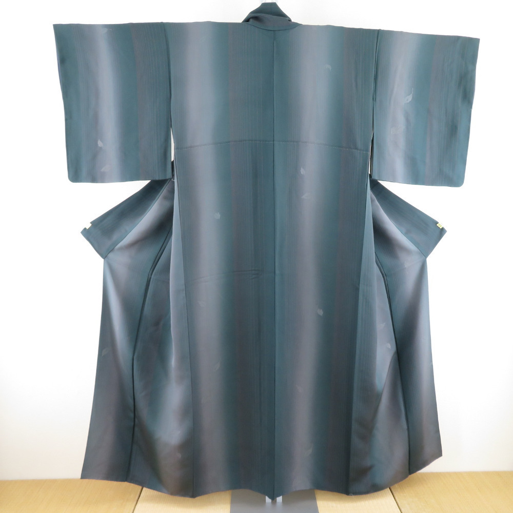 格安販売中 広衿 袷 縞に葉文様 小紋 深緑色 美品 身丈155cm 仕立て上がり カジュアル着物 正絹 仕立て上がり 格安販売中 広衿 袷 縞に葉文様 小紋 深緑色 美品 身丈155cm 仕立て上がり カジュアル着物 正絹 仕立て上がり