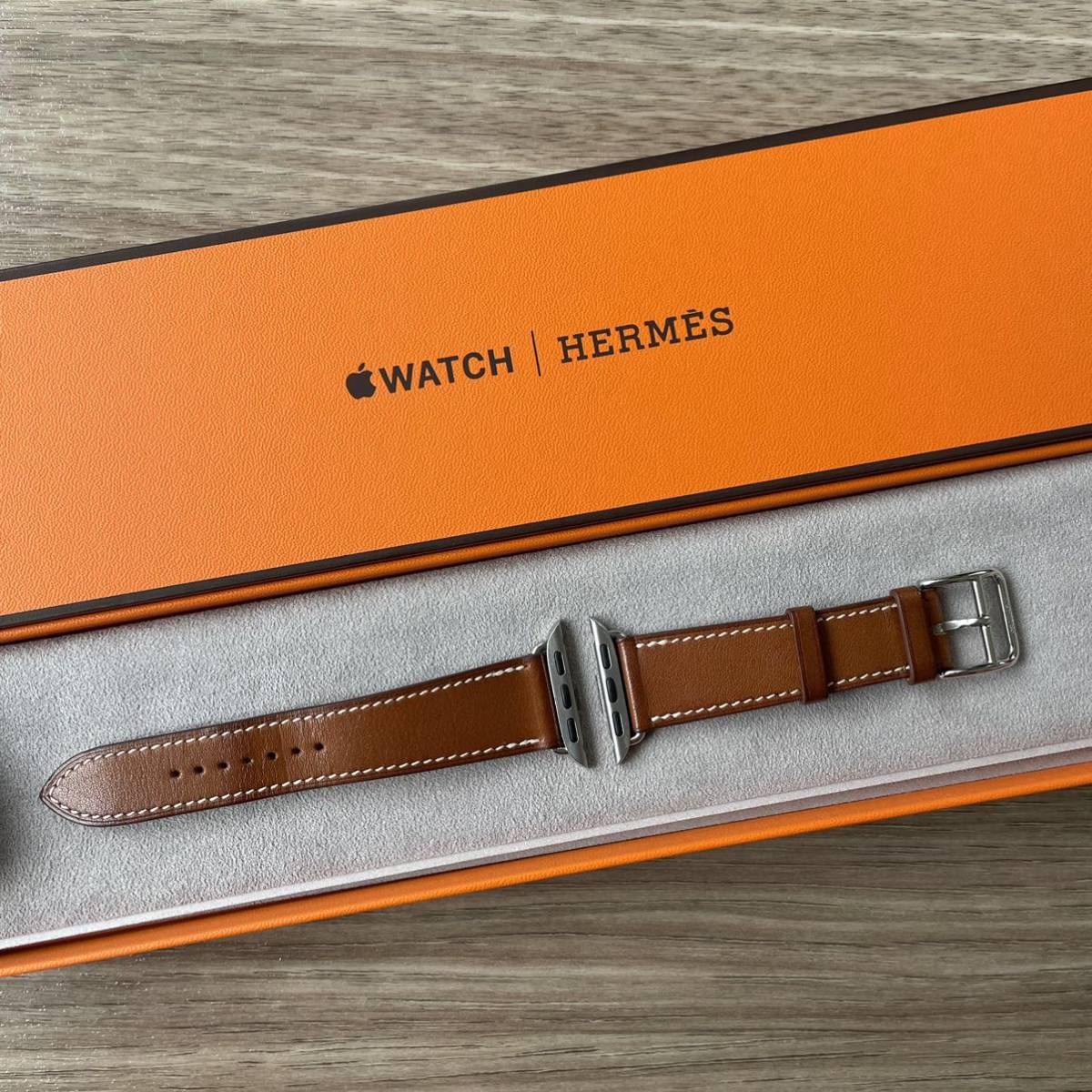 エルメス アップルウォッチ レザーバンド フォーヴ ヴォーバレニア