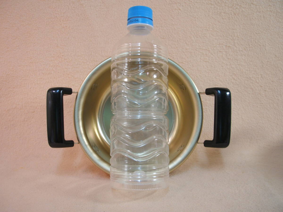 ペットボトル(500ml)が大きく見えます(笑)