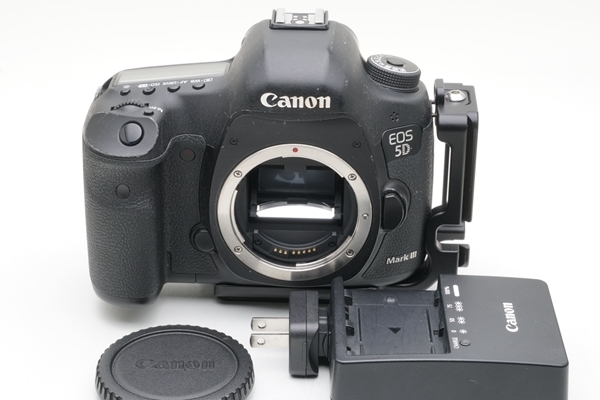 フジヤカメラ】ジャンク品 Canon EOS 5D Mark III (バッテリー／充電器 ...