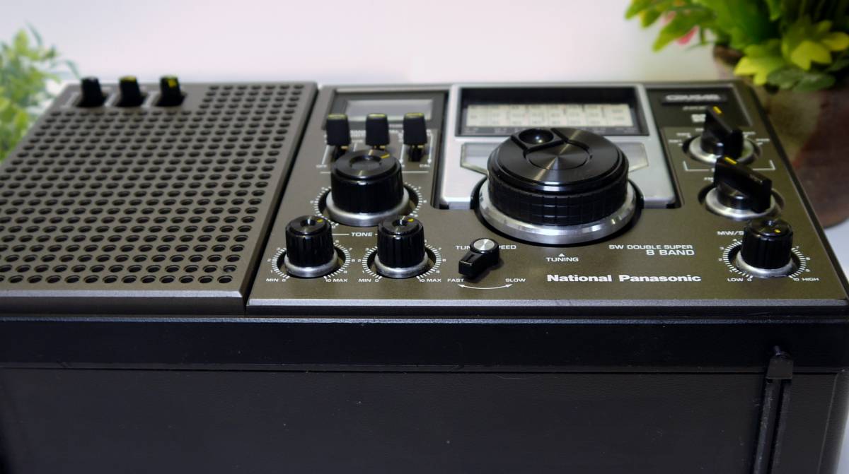 クーガ(RF-2200)オールバンド高感度整備、特にFMは抜群。使用 クーガ(RF-2200)オールバンド高感度整備、特にFMは抜群。使用