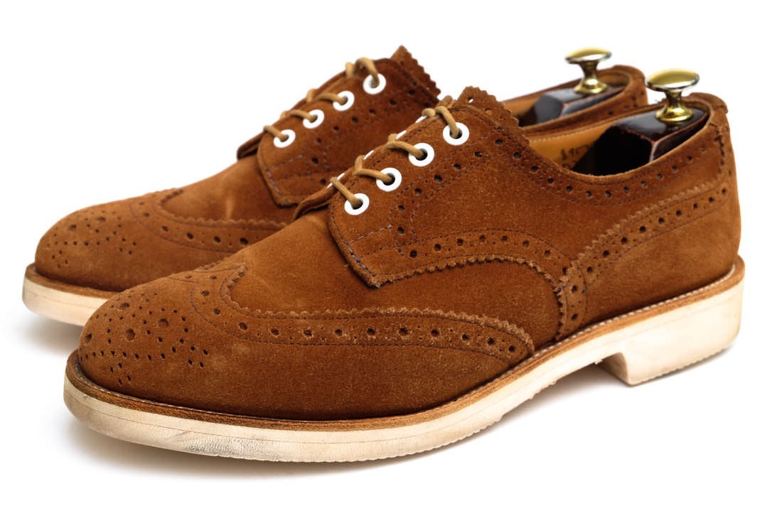 Tricker's トリッカーズ カジュアルシューズ M7292 Bourton Snuff Repello Suede Gumlight Sole バートン ウイングチップの画像1