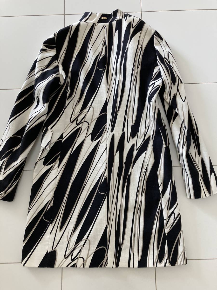 新品143.000円ヘルノ・HERNO【aoi】コート11☆流線プリント 新品143.000円ヘルノ・HERNO【aoi】コート11☆流線プリント