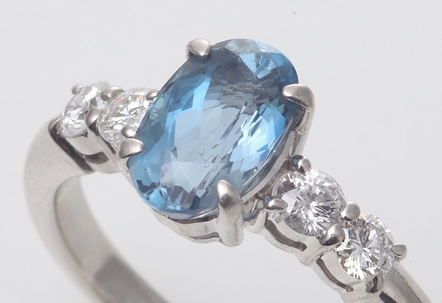 ☆めずらしい濃色アクアマリン1.03ct+ダイアのPt900製9.5号リング/IP
