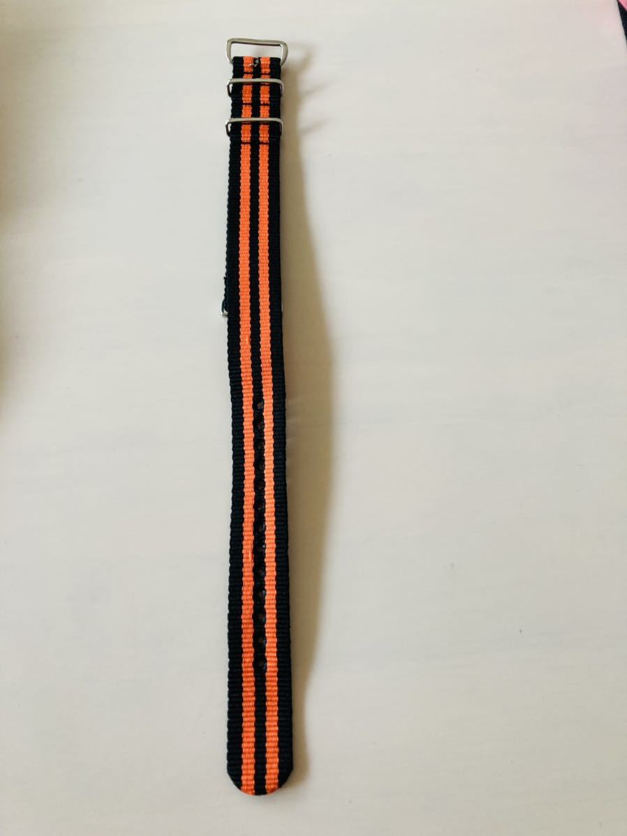 ナイロン製ミリタリーストラップ natoタイプ 布ベルト 腕時計 ブラックXオレンジ ストライプ 22mm送料120円_画像1