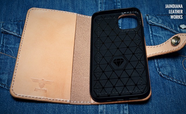  hand made saddle leather iPhone 12 case width opening natural 