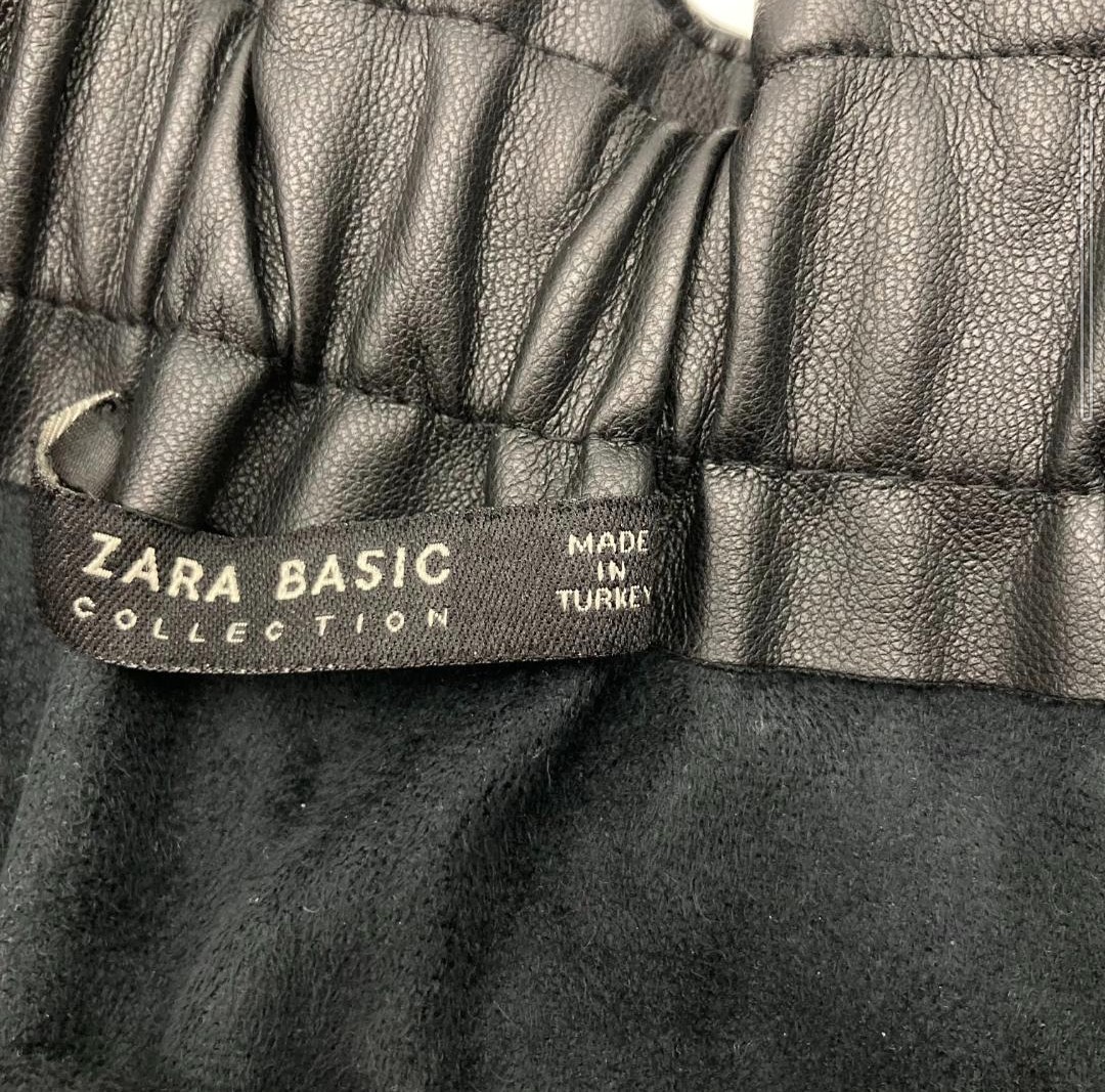 ZARA BASIC ザラ ベーシック フェイクレザー切り替えミニスカートI ブラック レディース