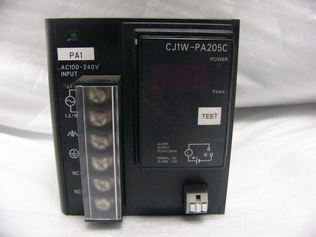 ★動作保証★ OMRON PLC 電源装置 CJ1W-PA205C 複数有_画像1