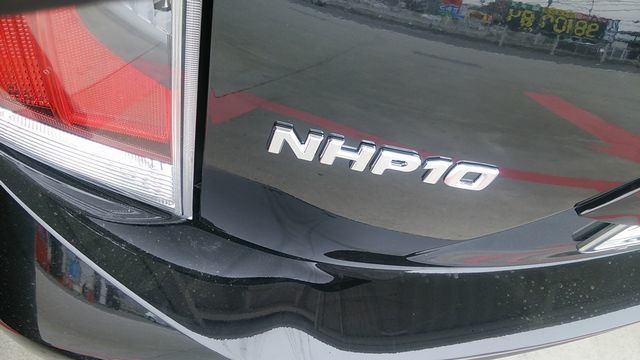 ベンツ風 トヨタアクア型式エンブレム NHP10　アルファーベット_画像2