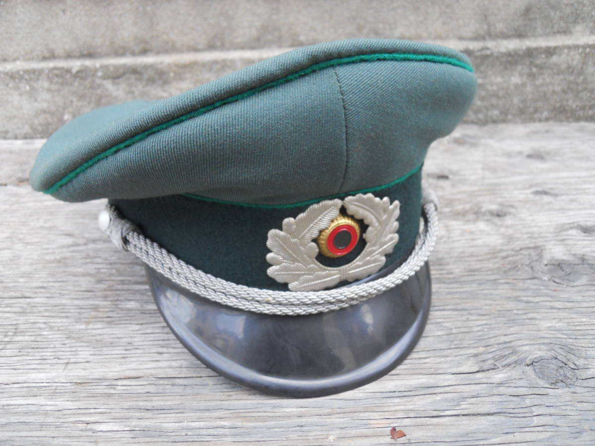 M8517 東ドイツ軍 制帽 旧ドイツ連邦軍 コカルデ章 Mdl 57 1856Y 横24cm 奥27cm 高15cmゆうパック80サイズ(0405) の画像1