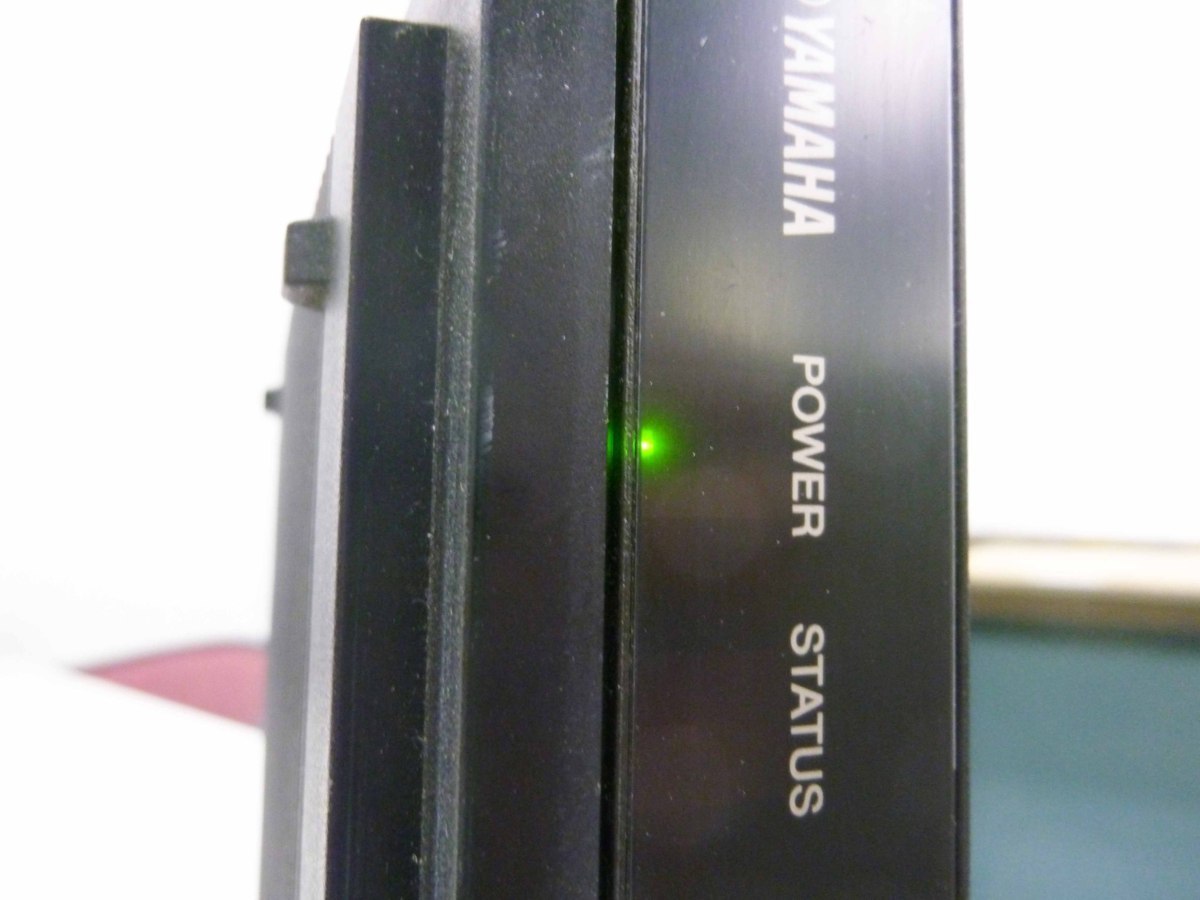 中古品 YAMAHA RT58i ACアダプタ無し ブロードバンド VoIP ルーター ISDN VPN ネットボランチDNS 縦置き可 ヤマハ 初期化通電確認済 W32_画像3