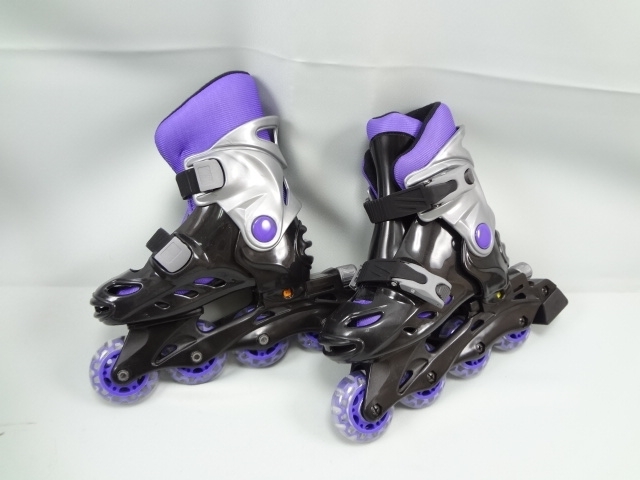 R22051802　ローラーブレード　インラインスケート　子ども用　サイズ調整付き　18.5～20cm　黒/紫_画像1
