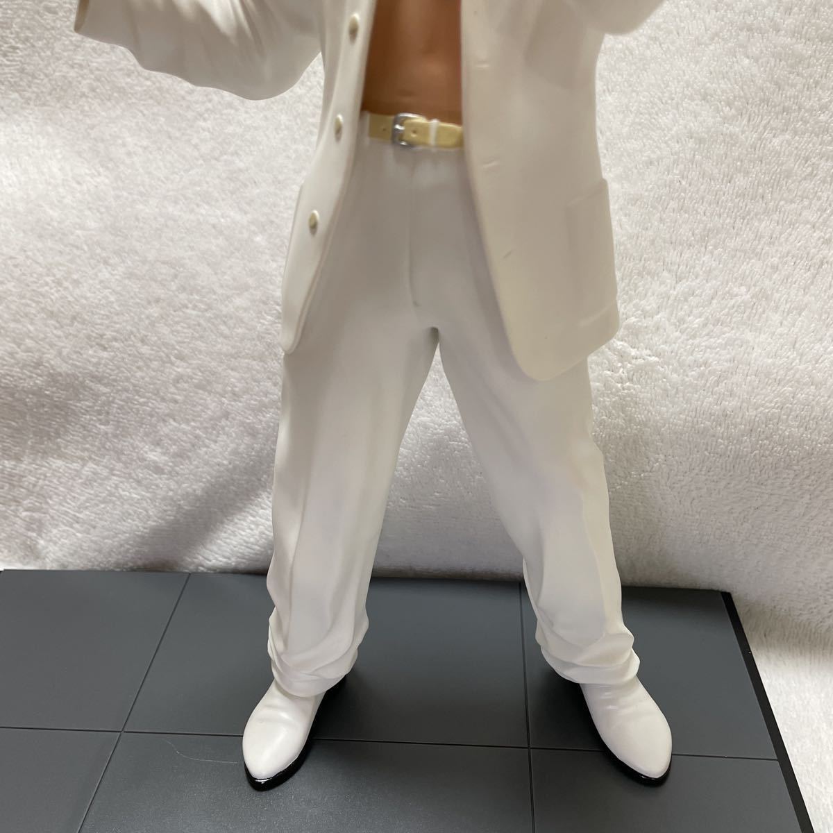 ◇人気商品◇矢沢永吉 フィギュア 2006年 白スーツ 白マイク ◇人気商品◇矢沢永吉 フィギュア 2006年 白スーツ 白マイク