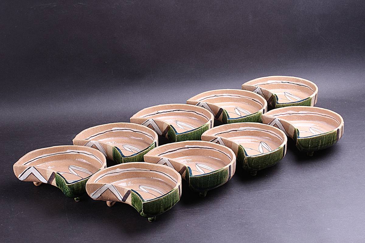 隆庵 織部焼三日月形足付向付9客揃骨董 懐石道具美品 本物保証品日本代购 买对网 隆庵 織部焼三日月形足付向付9客揃骨董 懐石道具美品 本物保証品日本代购 买对网