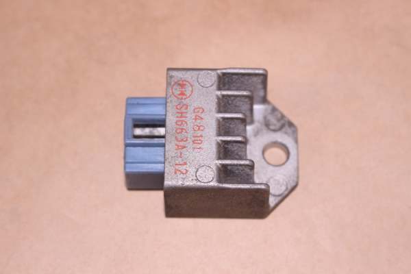 スズキ K50（12V） BA15A レギュレーター S190-45_画像2