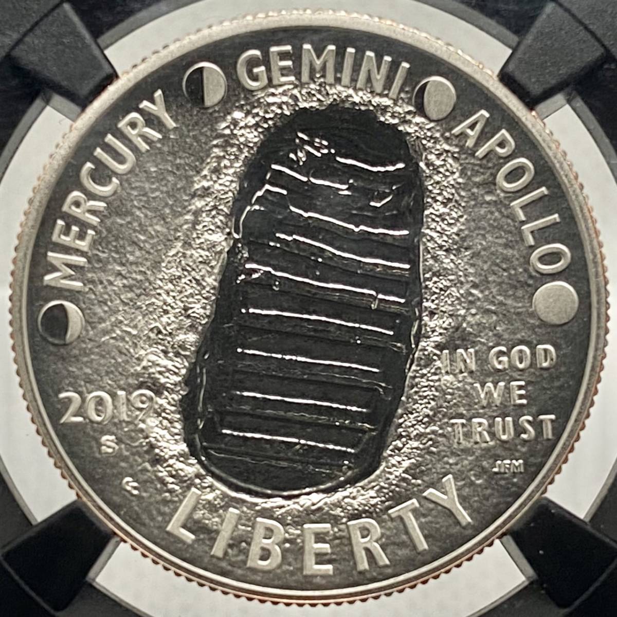 2019年 アメリカ アポロ11号 月面着陸50周年記念 1 2ドル 50セント 銀貨 NGC PF70 ウルトラカメオ オリジナルBOX  【気質アップ】
