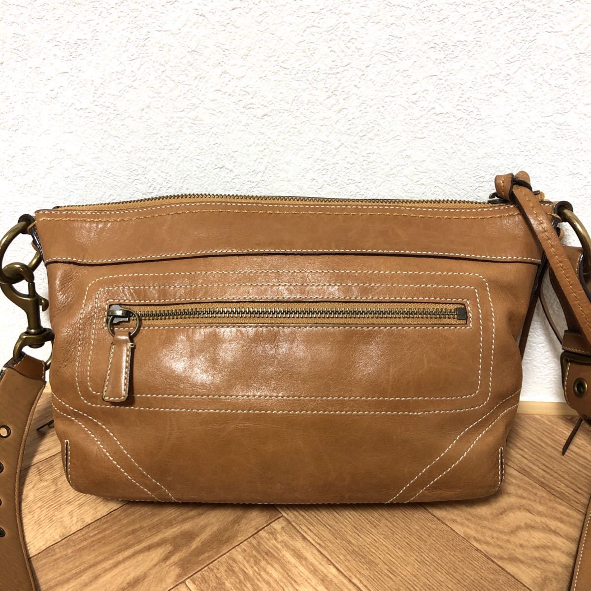 美品「COACH men's」●本革レザーのショルダーバッグ●街歩きにに最適●キャメル●斜めがけ●ポーチ●コーチメンズ●カバン鞄バック●Hk_画像4