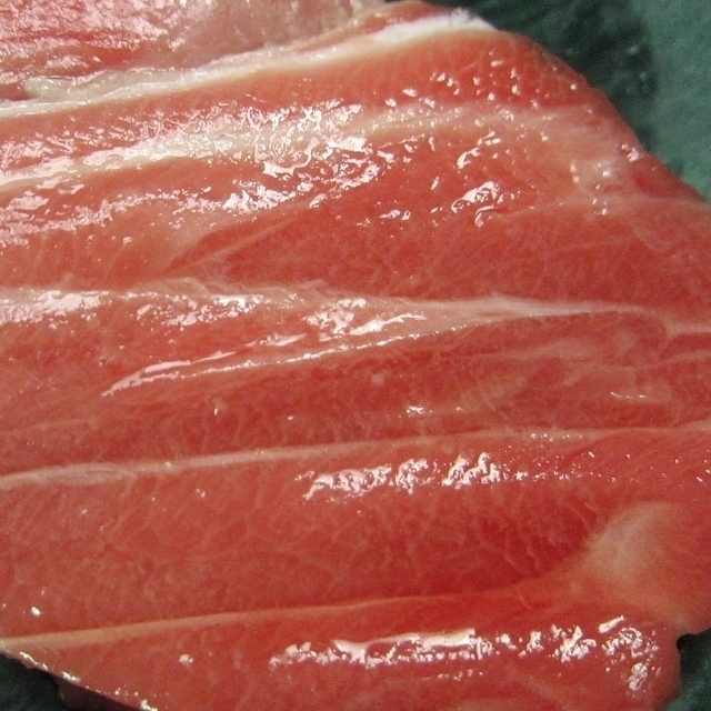 脂のってます！！「中トロ&赤身1kg」　バリ肉（端材）生食用、マルタ産黒マグロ_画像2