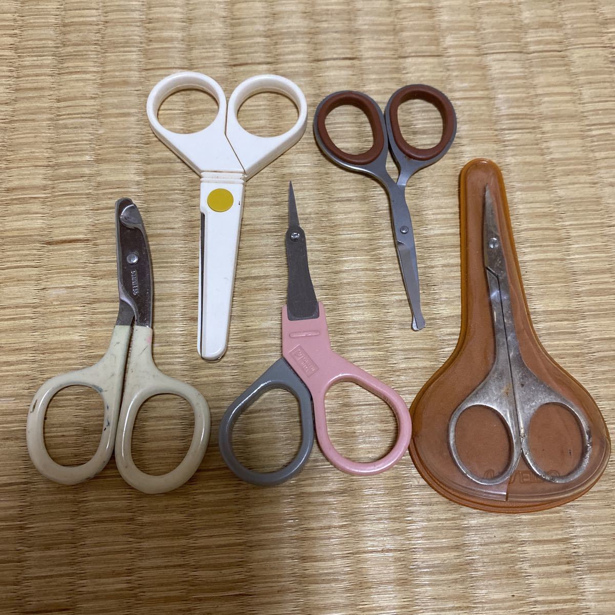 はさみ 眉カット 鼻毛カット まとめて 大量 ミニサイズ 旅行 トラベル 救急箱用はさみ 化粧用品 最大54 オフ はさみ 眉カット 鼻毛カット まとめて 大量 ミニサイズ 旅行 トラベル 救急箱用はさみ 化粧用品 最大54 オフ