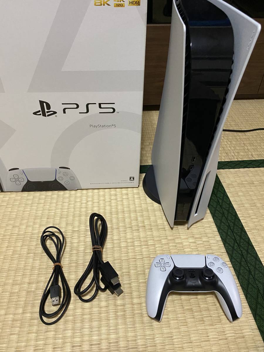 中古美品 Sony PlayStation5 CFI-1100A 01 通常版 ディスクドライブ搭載モデル 本体 _画像2