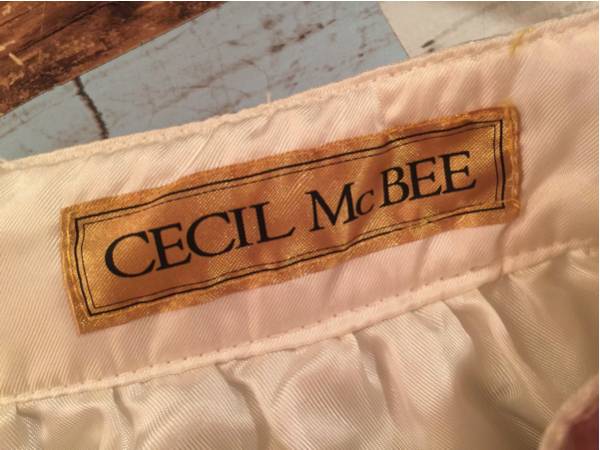  Cecil McBee CECIL MACBEE белый. гонки. мини-юбка 