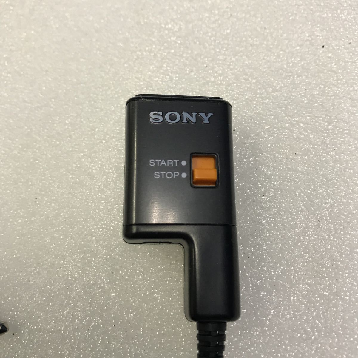 TK2033 SONY マイクロフォン START／STOP スイッチ付き 型番不明　現状品_画像2