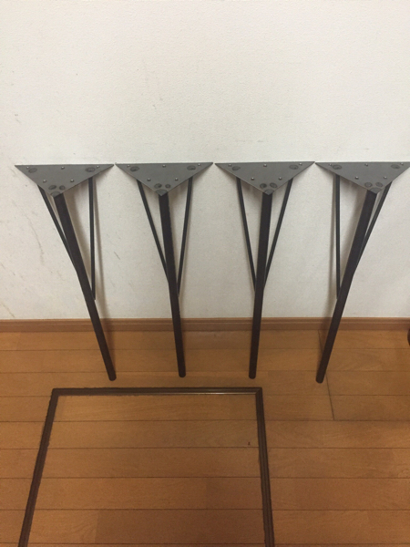 【新製品】テーブルのアイアン脚4本1組高さ約68センチ_画像1