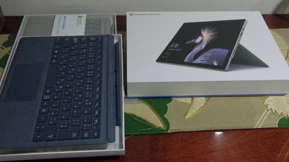 美品Microsoft Surface PRO（5）最強モデル（Intel Core i7、１６GB