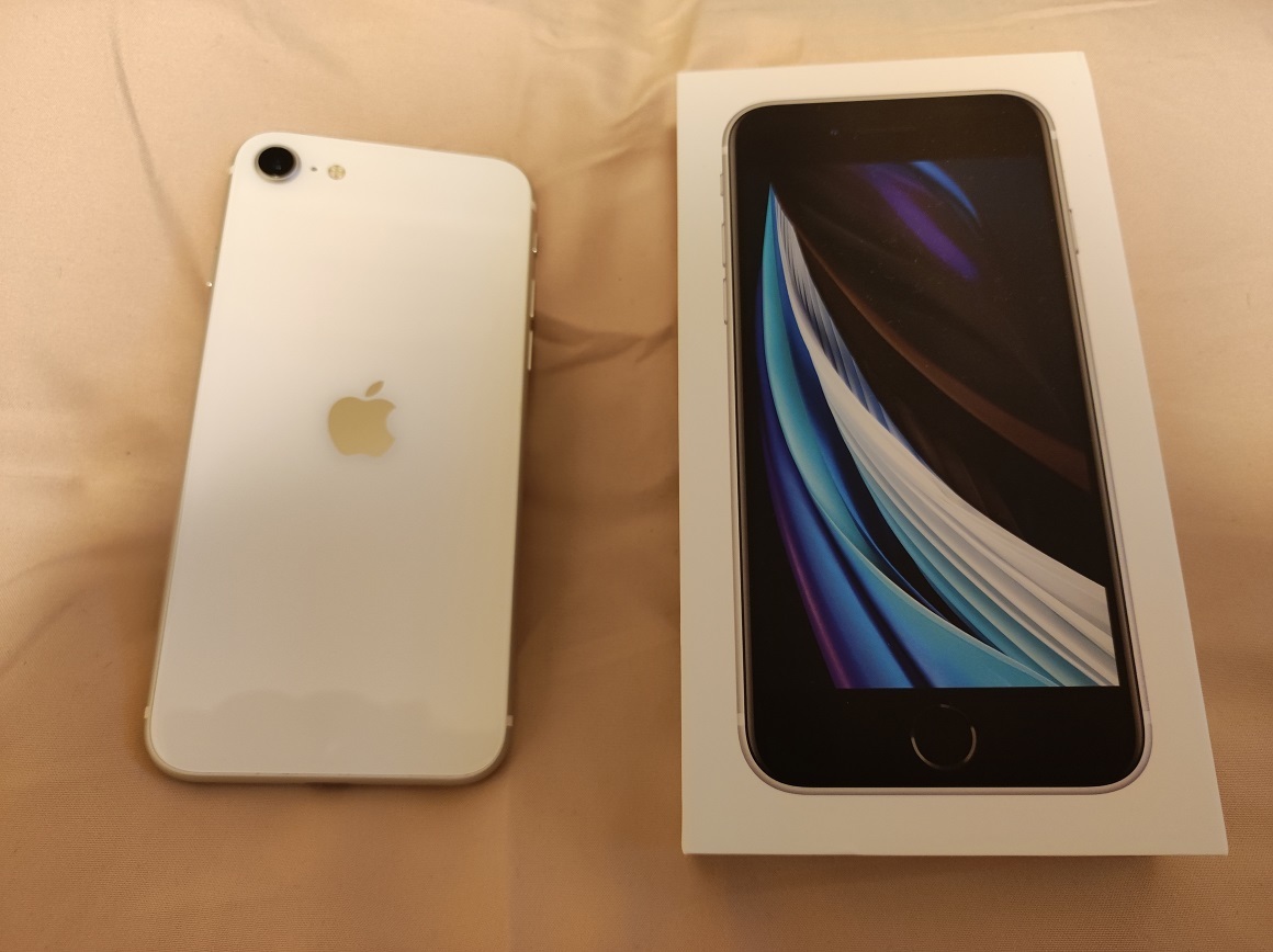 iPhone SE (第2世代) 64GB ホワイト au後期モデル 美品 バッテリー100