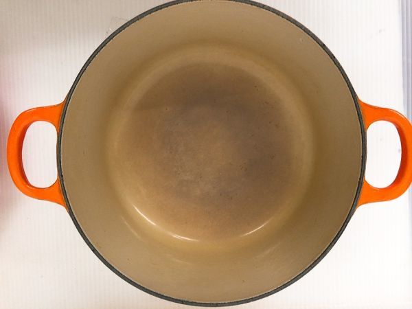 kys1183 LE CREUSET ルクルーゼ 両手鍋 22ｃｍ　　TK_画像7