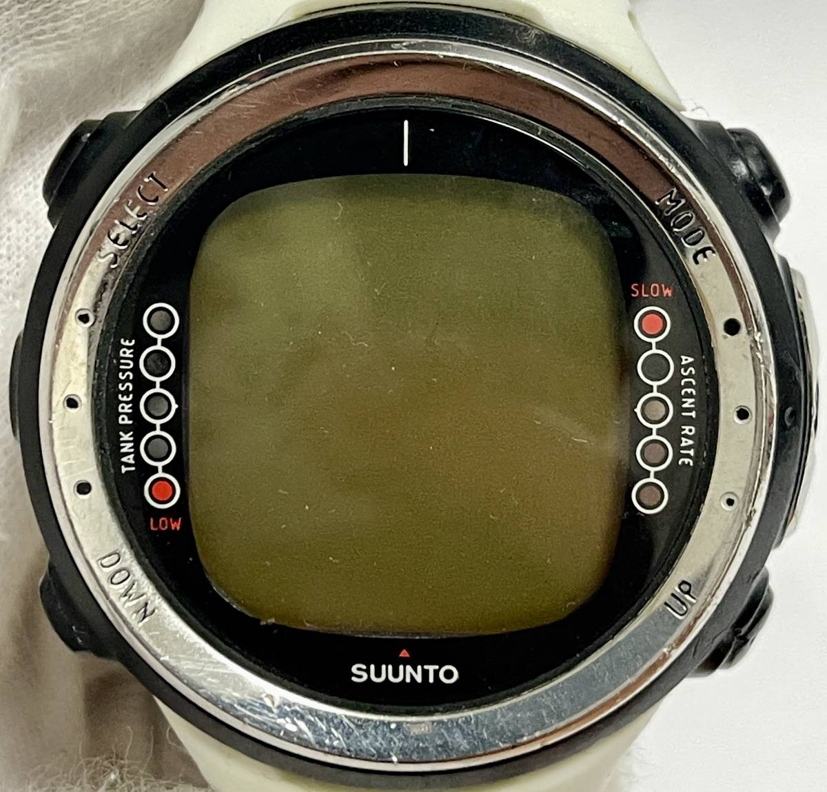 1円スタート】UUNTO D4i ダイブコンピューターダイコン スキューバ