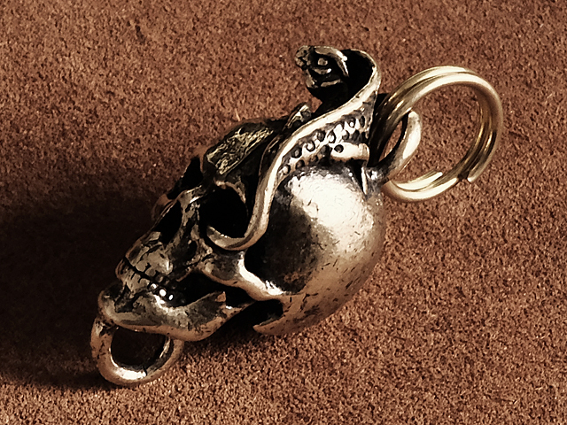  2 -слойный кольцо имеется латунь брелок для ключа ( Skull Lizard ) череп ... каркас gaikotsu.... кольцо для ключей латунь Gold цепочка для ключей 