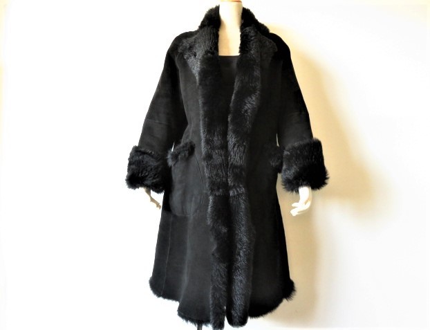 ■上質美品 【 DKNY 】ダナ・キャラン ニューヨーク 高級 本羊革 ロング ムートン コート 大きなサイズ【14】LL XL ブラック 黒 c775_画像2
