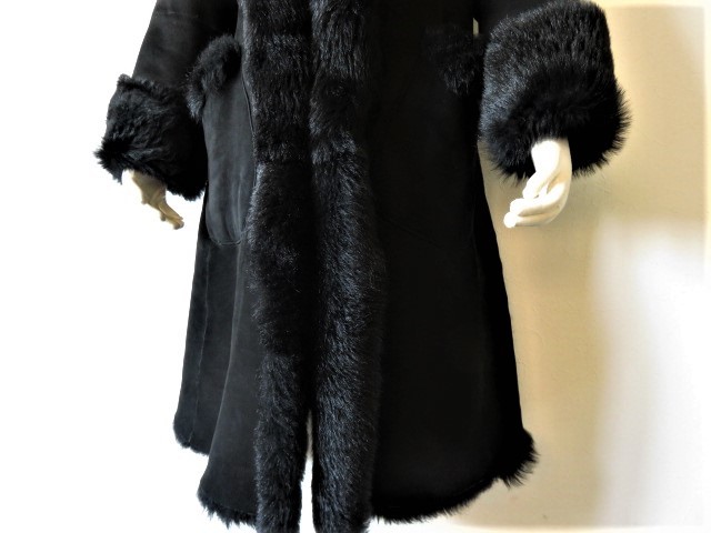 ■上質美品 【 DKNY 】ダナ・キャラン ニューヨーク 高級 本羊革 ロング ムートン コート 大きなサイズ【14】LL XL ブラック 黒 c775_画像5