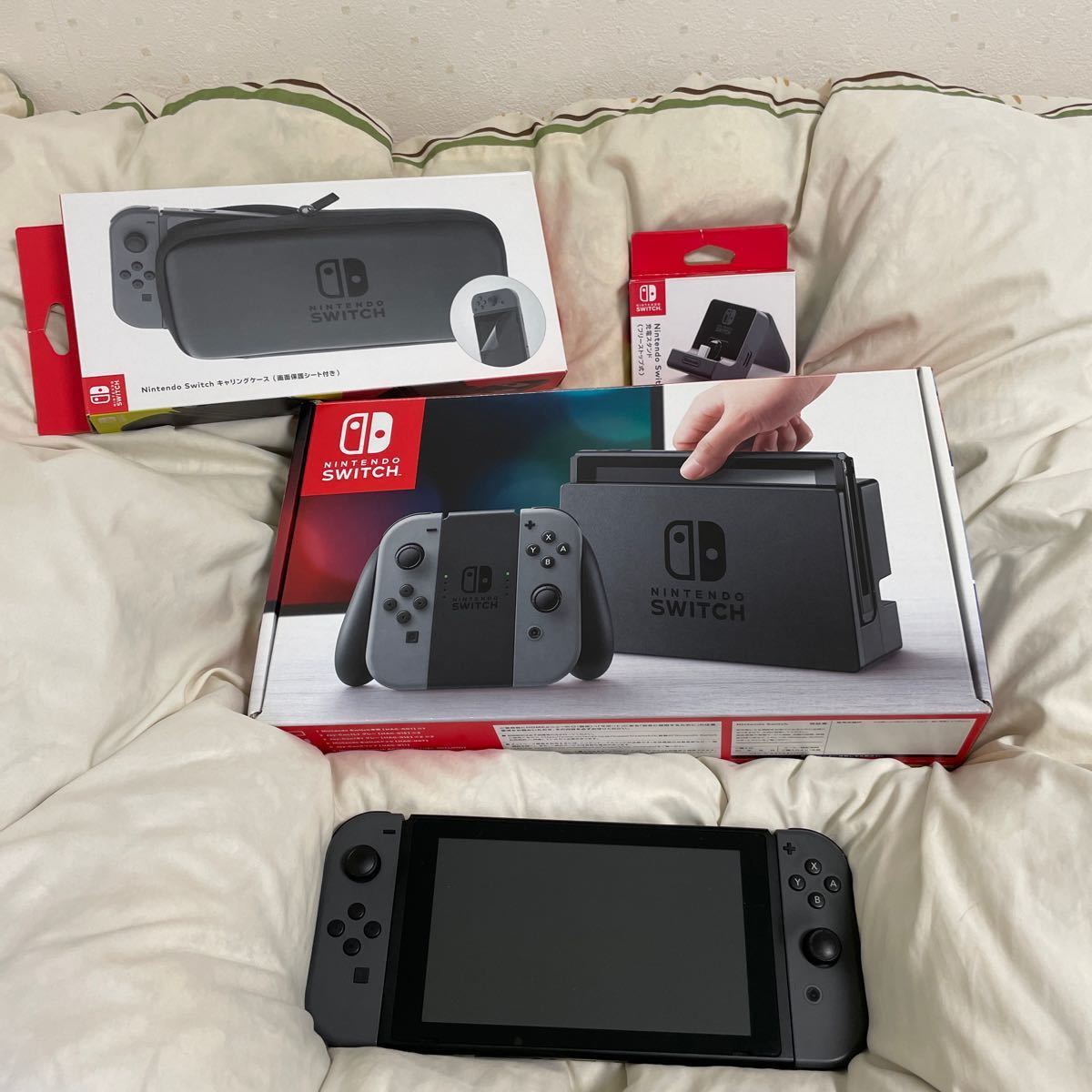 宅急便は割引特典対象! 【美品】Nintendo Switch 本体+カセット4つ