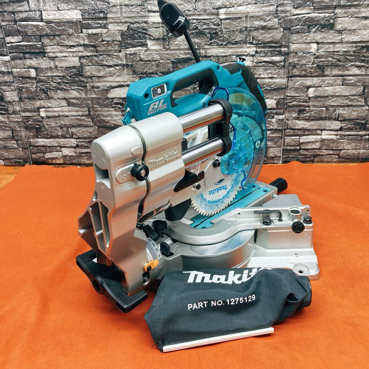 送料無料】美品 マキタ 18V 165mm 充電式スライドマルノコ LS610DZ