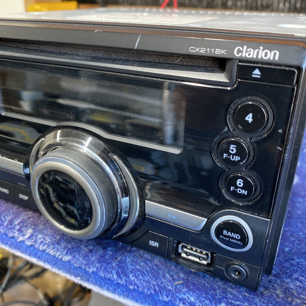 Clarion CD/AUX/USB CX211BK